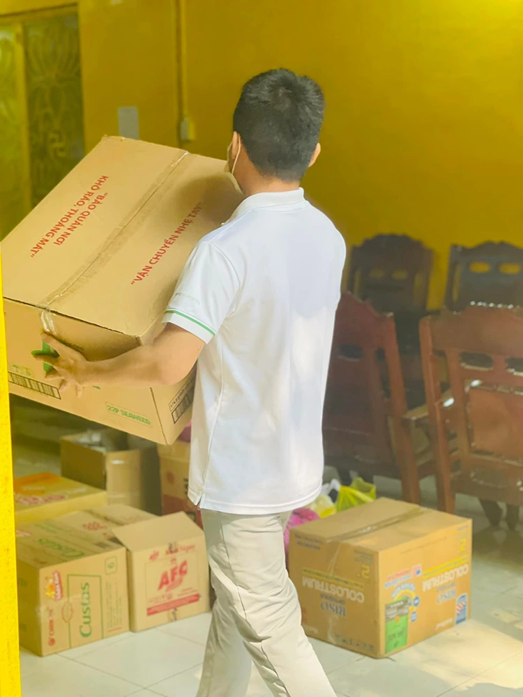 Bê quà tặng bé